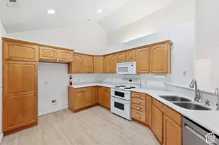 3284 S Hunter Villa Ln W, West Valley, UT 84128 - Photo 13