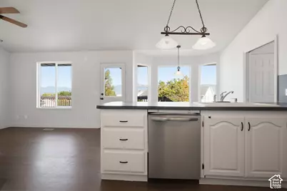 14077 S Grand View Peak Cir, Riverton, UT 84096 - Photo 7