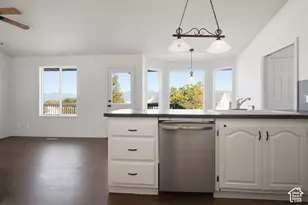14077 S Grand View Peak Circle, Riverton, UT 84096 - Photo 7