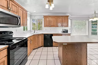 1322 W 3750 N, Pleasant View, UT 84414 - Photo 15