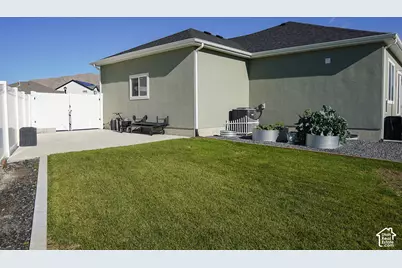 1686 E Meadowlark Dr, Eagle Mountain, UT 84005 - Photo 5