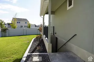 1686 E Meadowlark Dr, Eagle Mountain, UT 84005 - Photo 3