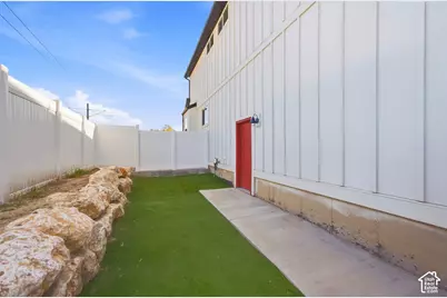 153 E Rochefort Ct S, Sandy, UT 84070 - Photo 35