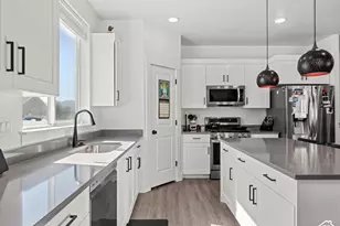 561 S 655 E, Hyrum, UT 84319 - Photo 11