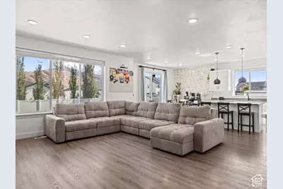 561 S 655 E, Hyrum, UT 84319 - Photo 5
