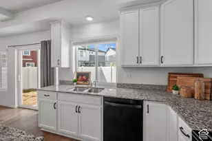 97 E Polaris Dr, Saratoga Springs, UT 84045 - Photo 9
