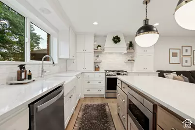 8498 S Terrace Dr E, Sandy, UT 84093 - Photo 9