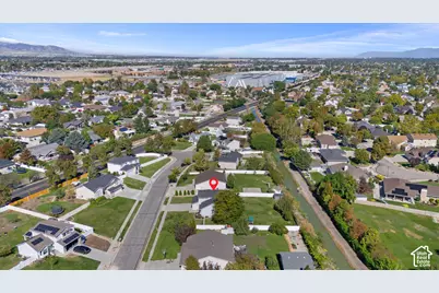 9643 S 3065 W, South Jordan, UT 84095 - Photo 37