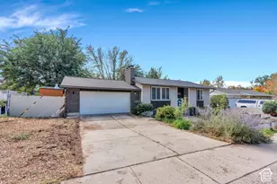 892 E Bear Canyon Rd S, Sandy, UT 84094 - Photo 3