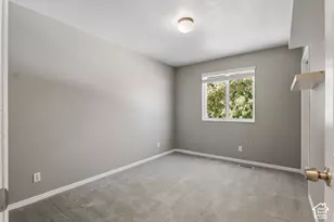 149 E Shadowbrook Ln, Kaysville, UT 84037 - Photo 19