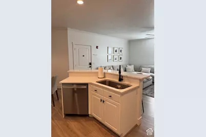 952 W 965 N #210, Orem, UT 84057 - Photo 5