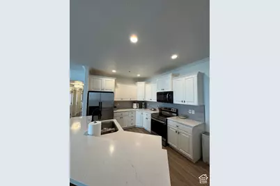 952 W 965 N #210, Orem, UT 84057 - Photo 9