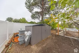 970 E 2050 S, Bountiful, UT 84010 - Photo 29