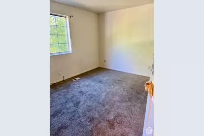 263 W Meadowbrook Dr S, Ogden, UT 84404 - Photo 5