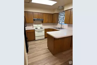 263 W Meadowbrook Dr S, Ogden, UT 84404 - Photo 3