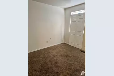 263 W Meadowbrook Dr S, Ogden, UT 84404 - Photo 7