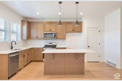 9340 N Vernham Ln, Eagle Mountain, UT 84005 - Photo 5