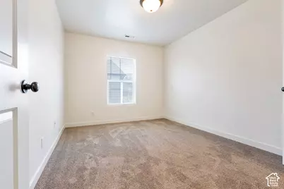 9340 N Vernham Ln, Eagle Mountain, UT 84005 - Photo 17