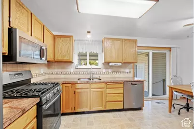 7061 S 2980 W, West Jordan, UT 84084 - Photo 21