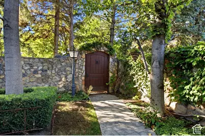 255 W 100 S, Orem, UT 84058 - Photo 27