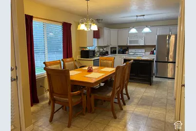 7598 N Park St, Eagle Mountain, UT 84005 - Photo 5