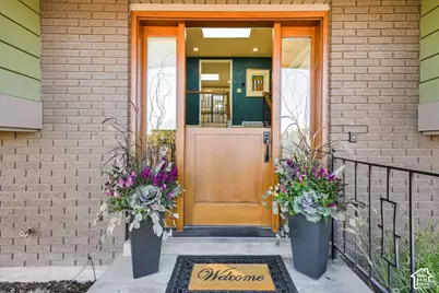 1095 S Oak Hills Way E, Salt Lake City, UT 84108 - Photo 9
