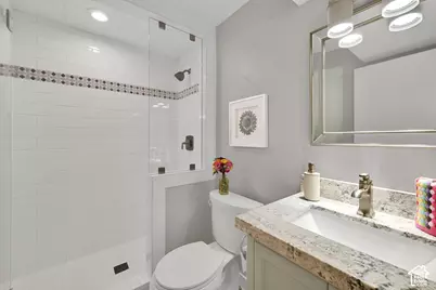 1095 S Oak Hills Way E, Salt Lake City, UT 84108 - Photo 41