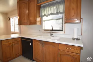 516 E 3050 N, Provo, UT 84604 - Photo 11