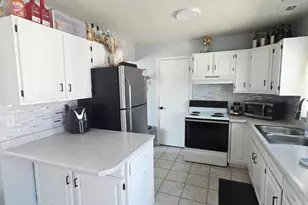 211 E 2025 S, Clearfield, UT 84015 - Photo 3