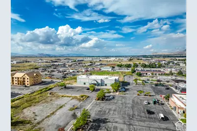 2297 N Main St, North Logan, UT 84341 - Photo 31