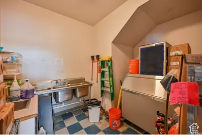 2297 N Main St, North Logan, UT 84341 - Photo 21