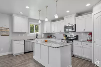 476 W 60 S, Hyrum, UT 84319 - Photo 13