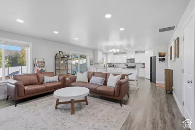 476 W 60 S, Hyrum, UT 84319 - Photo 9