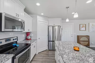 476 W 60 S, Hyrum, UT 84319 - Photo 17