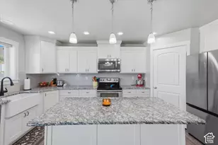 476 W 60 S, Hyrum, UT 84319 - Photo 15