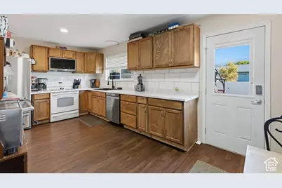 1782 N 1575 W, Layton, UT 84041 - Photo 9