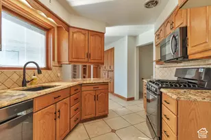 207 W Cornell Dr, Midvale, UT 84047 - Photo 7