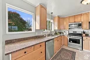 2005 W 11970 S, Riverton, UT 84065 - Photo 9