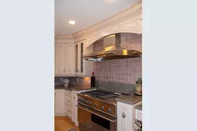 2864 E Kennedy Dr S, Salt Lake City, UT 84108 - Photo 19