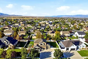 6864 W Ivie Farms Dr, Herriman, UT 84096 - Photo 41