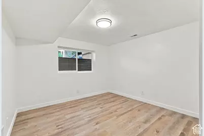 537 N Bright Ct W, Salt Lake City, UT 84116 - Photo 7