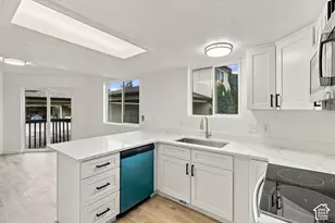 537 N Bright Ct W, Salt Lake City, UT 84116 - Photo 3