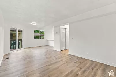 537 N Bright Ct W, Salt Lake City, UT 84116 - Photo 5