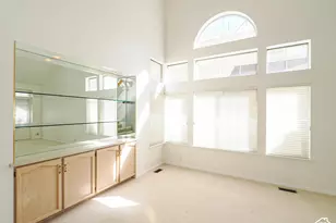 2081 E Rainbow Point Dr, Holladay, UT 84124 - Photo 9