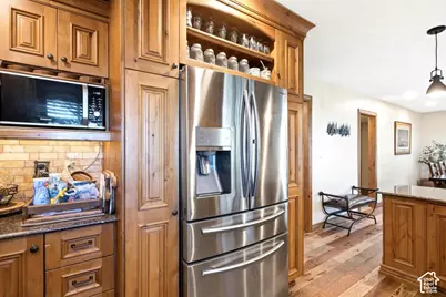 9632 S Eastdell Dr, Sandy, UT 84092 - Photo 11