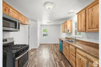 397 S Tremont St, Tremonton, UT 84337 - Photo 17