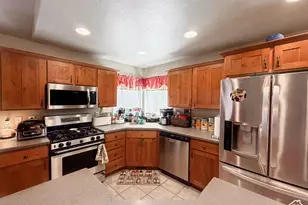 1440 W 2175 S, Syracuse, UT 84075 - Photo 9