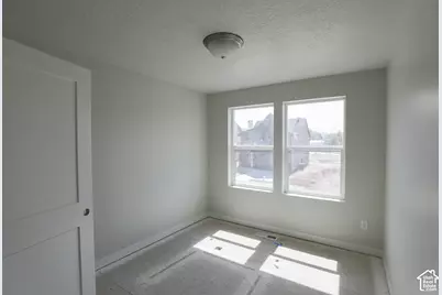 1089 W 880 S #26, Woods Cross, UT 84087 - Photo 9