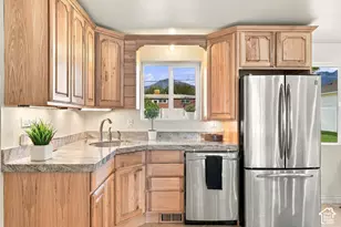 2941 S Glenmare St E, Salt Lake City, UT 84106 - Photo 5