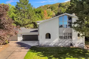 2554 E Woodland Dr S, Uintah, UT 84403 - Photo 97